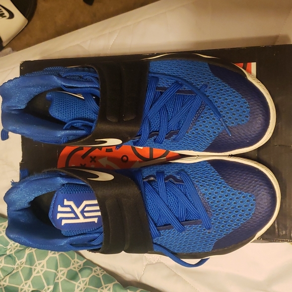 Kyrie 2s - Picture 1 of 5